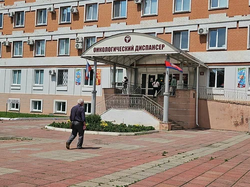 В клинике онкоцентра города Орёл успешно выполнена хирургическая операция по удалению дерматофибросаркомы — редкой и агрессивной злокачественной опухоли.